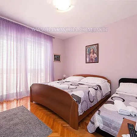 Apartment Jakir *