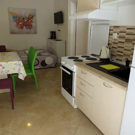 Apartment Jakir *