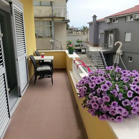 Apartment Jakir *