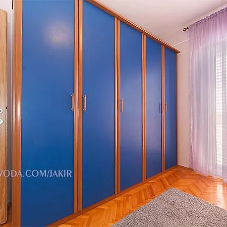 Jakir Baška Voda