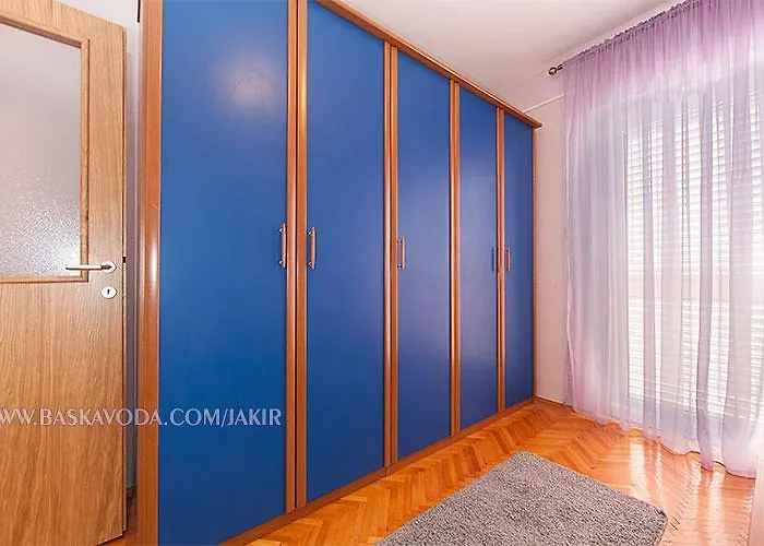 Jakir Baška Voda
